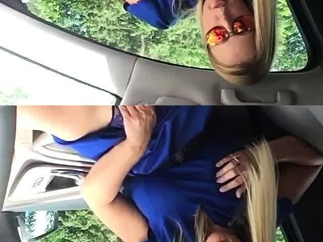 Blonde Milf Masturbates in Public Park!