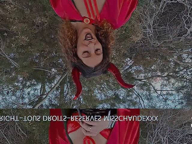 ???????? Misschaudexxx, halloween en solo, je me doigte et me fais jouir en public