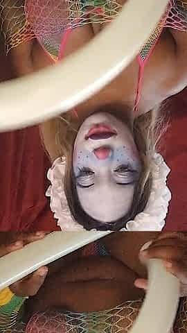 Bimbo Clown tries impress u