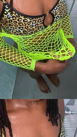 QUEEN ANNA-Black Hottie. CLOSE UP INSIDE SHOWER