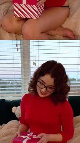 Webcam fun mature brunette with toys cum on cam