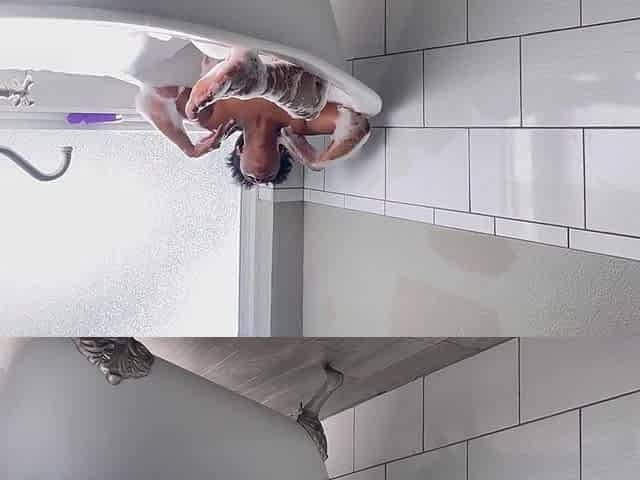 Lyric Sky - Wild Dildo Masturbation And Hard Pussy Pounding-steamy Clawfoot Tub Bubble Bath