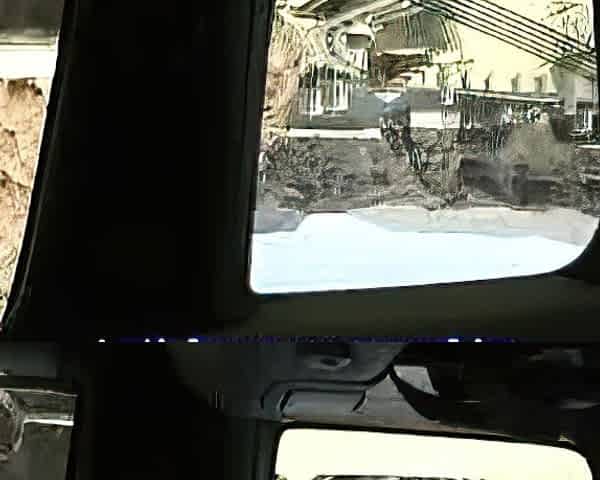 Bitch gives wam blowjob and handjob in pov scene