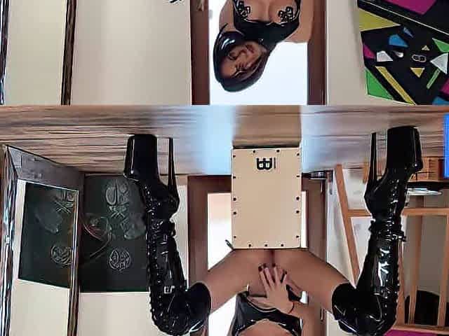 Tattooed Big-Tit Milf Squirts on Webcam in Leather Heels
