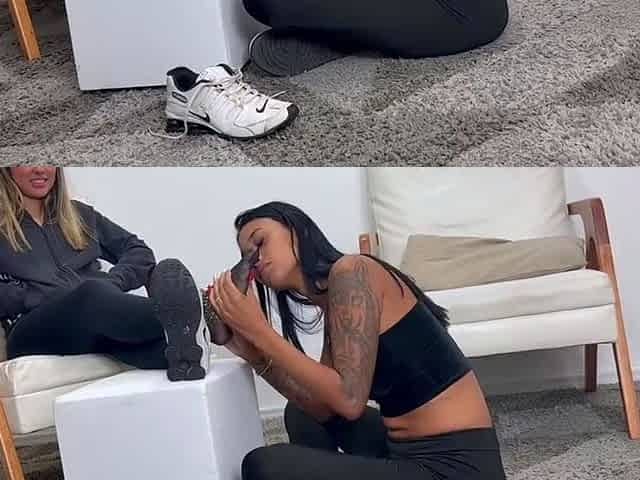 Dominica Leoni Loves Lesbian Foot Fetish