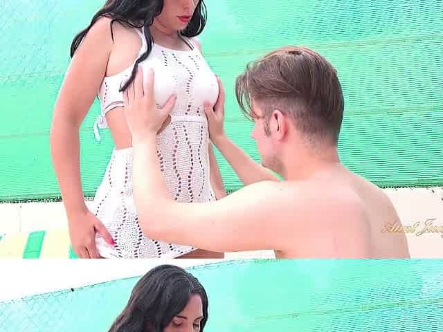 Judys Xxx - Sultry Spanish Milf Linda Del Sol Seduces The Pool Boy