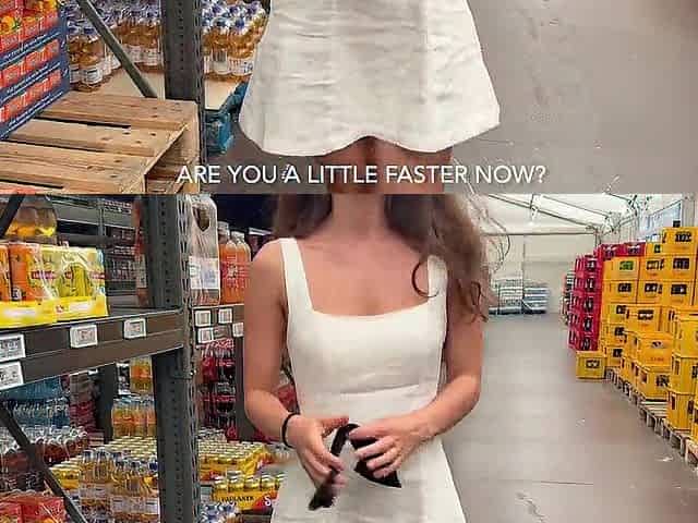 Hot Amateur Teen is naughty in public