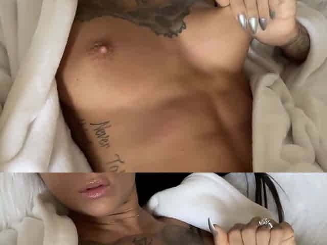 Crazy Hot Fitness Chick Abs And Pussy