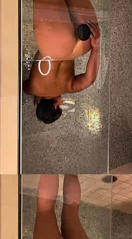 Cute amateur brunette naughty in solo jerking show on camera