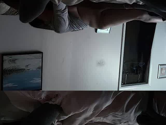 Pawg Roommate Sneaks In to Wake Me With Head