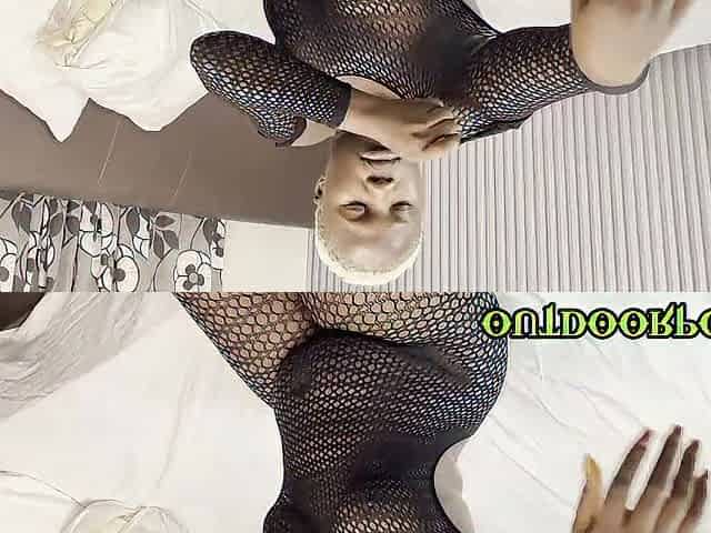 I suck her wet pussy