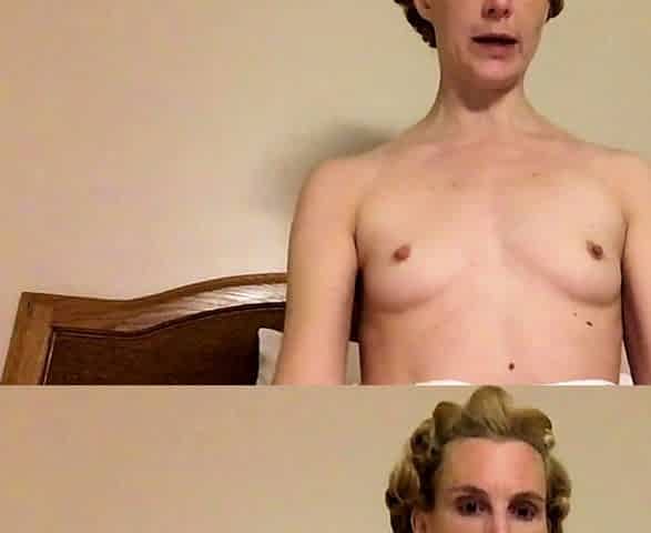 Close up MILF masturbation