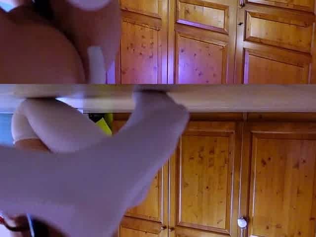 Close up MILF masturbation