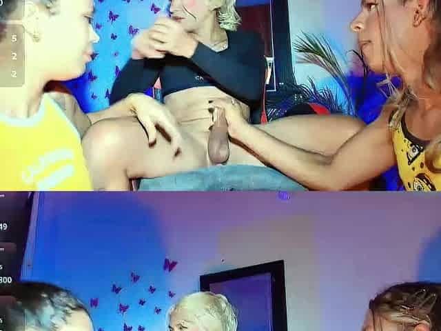 Amateur blonde teen fucks pussy and ass with toy
