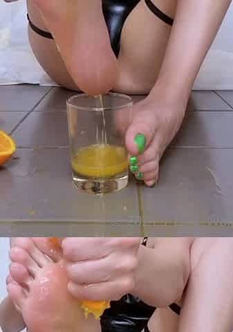 Brunette solo honey shows her masturbating skills