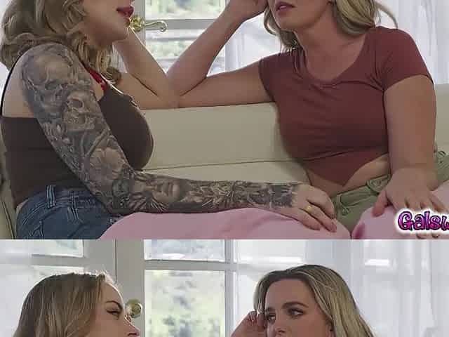Hawt Lesbos Bed Excitement