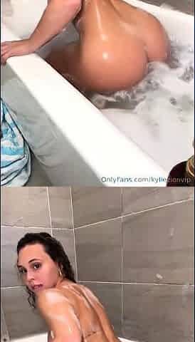 Petite small tit babe with perfect pussy masturbates