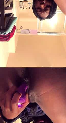 Webcam beauty and her toys have solo sex