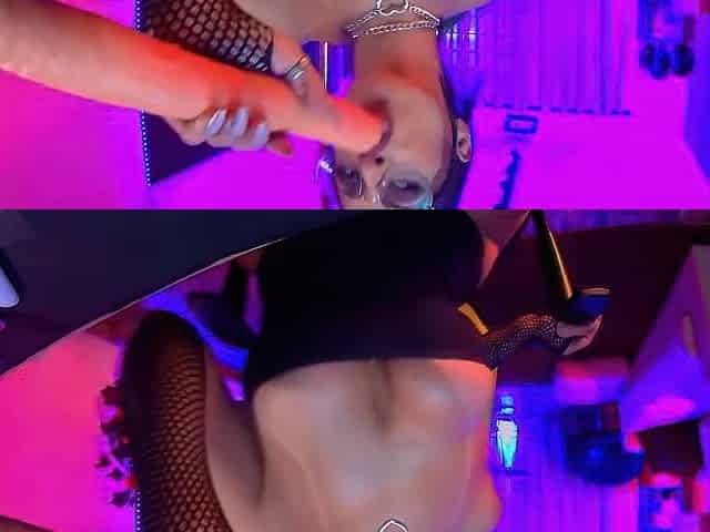 That babe's farming aura and screaming with longing during the time that masturbating for the audience.