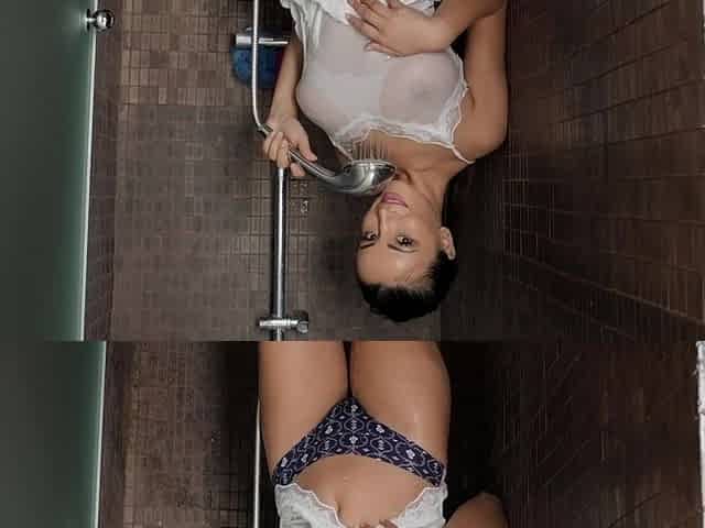 Glamour cougar Alyssia Kent memorable xxx scene