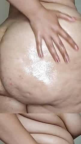 Oily Ass BBW Riding a Didlo