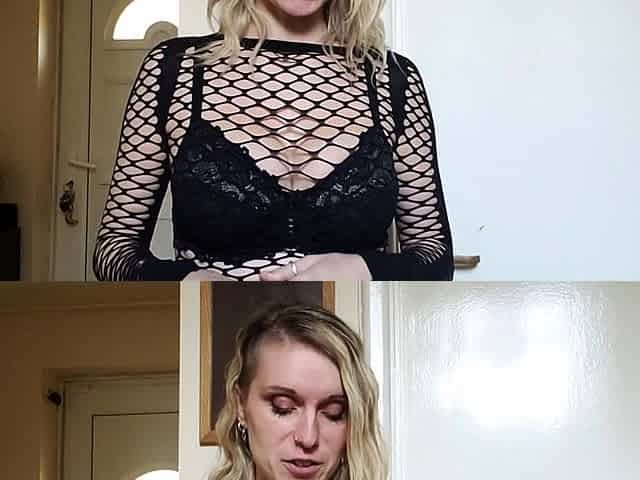 Masturbating blonde plays with her toy and cant get enough