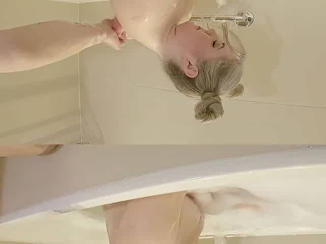 Foamy Bathtub Sex On Business Trip