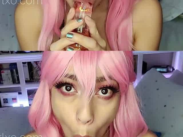 Stacked brunette goes solo toys and masturbation