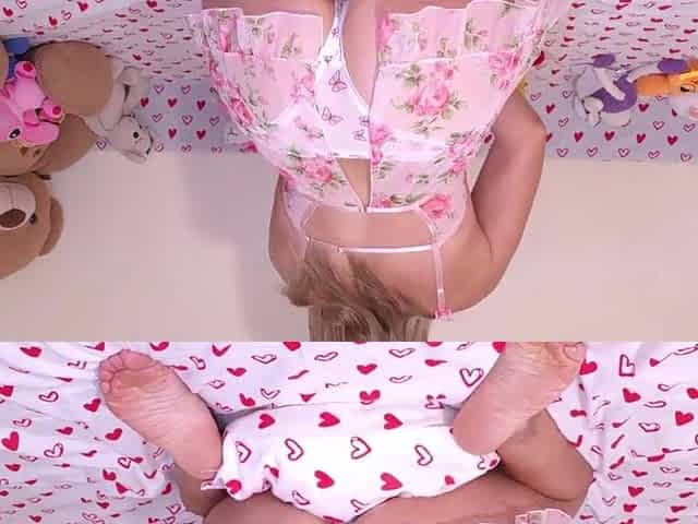 Lascivious Amateur Hottie Rub Her Twat on a Pillow until Trickling CUM