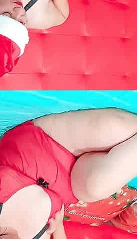 Amateur BBW Woman Shows Christmas Style - Hot Stepmom Kelly