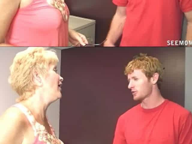 Girlfriend's mommy wishes to clean his penis with her throat full of Tide