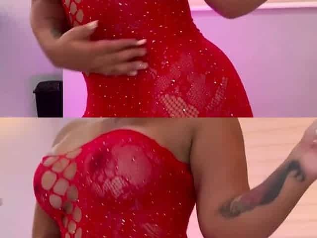 Te gusta verme masturbandome y follandome con mi dildo? -