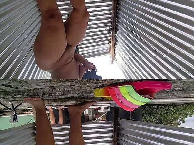 Voluptuous Thick Girl Discovers Camera in Outdoor Dressing Room
