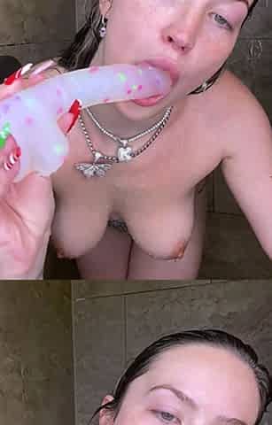 Live brunette camgirl toys masturbation orgasm on webcam