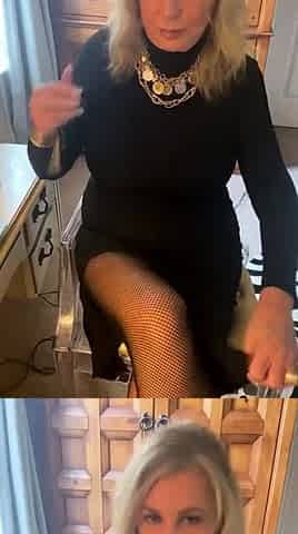 Amateur hottie solo masturbation
