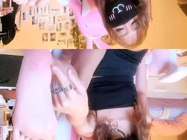 Asian Lesbos w Foot Fetish