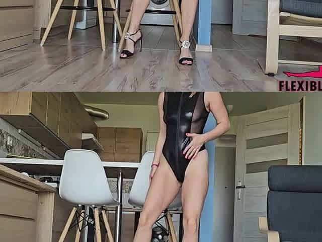 2 Vibrator inside 2 Holes AT THE SAME TIME