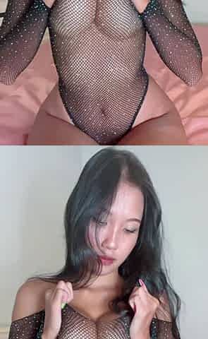 Big boobs milf masturbates with her dildo