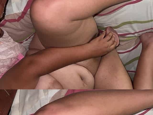 She Uses the Biggest Dildo to Satiate Her Horniness of That Big Pussy That Has to Be Nice to See How She Rubs Her Clitoris