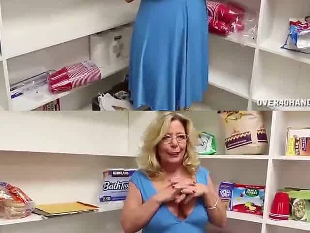 Breasty old lady tugjob