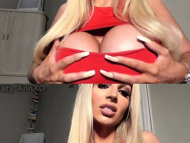 Big boobs milf masturbates with her dildo
