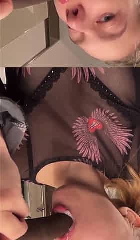 Blowjob in the Fitting Room