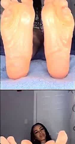 Amateur Foot Fetish Girlfriend Sucks and gives a Footjob