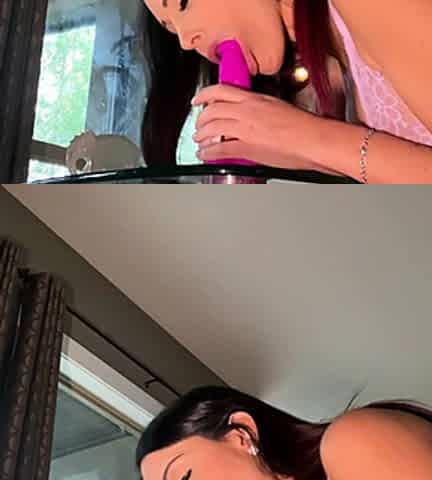 Amateur brunette ariana marie solo toying