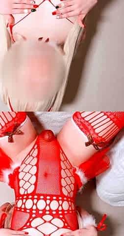 Amateur Webcam Cute Teen Plays Solo with Big Dildo