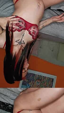25-week-pregnant Scottish MILF Tests Out Squirting Dildo for the First Time