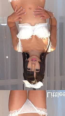 Hot Asian Desperate to Pee