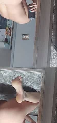 Hot amateur webcam teen masturbates for their fans