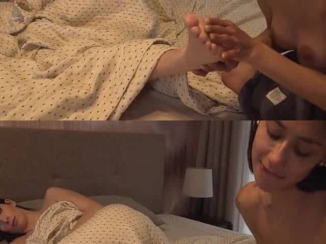 Veronica Leal And Jasmine Jayne - Sexy And Slim Babe Using Her Friends Feet To Please Herself