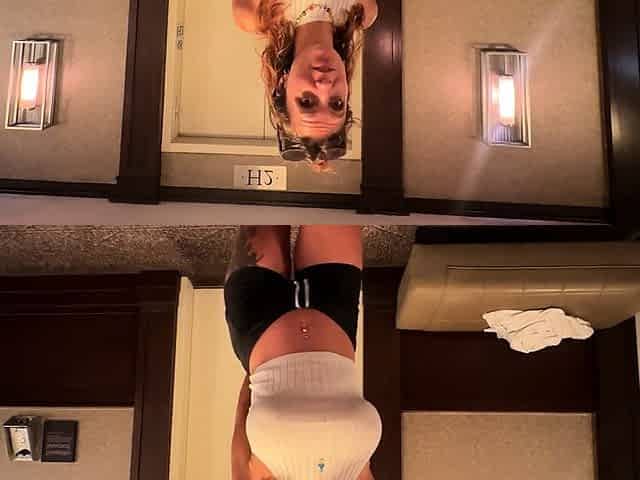 Avventura HOT in Hotel - ANALE DURO e SQUIRT incredibile